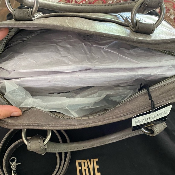 *LUXE for LESS* NWT Pristine FRYE light gray handbag satchel (crossbody w/strap) - Picture 4 of 6